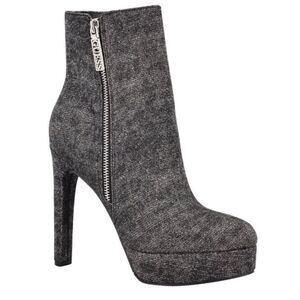 New GUESS Sz 6 Dejah Platform Dress Silver Bootie